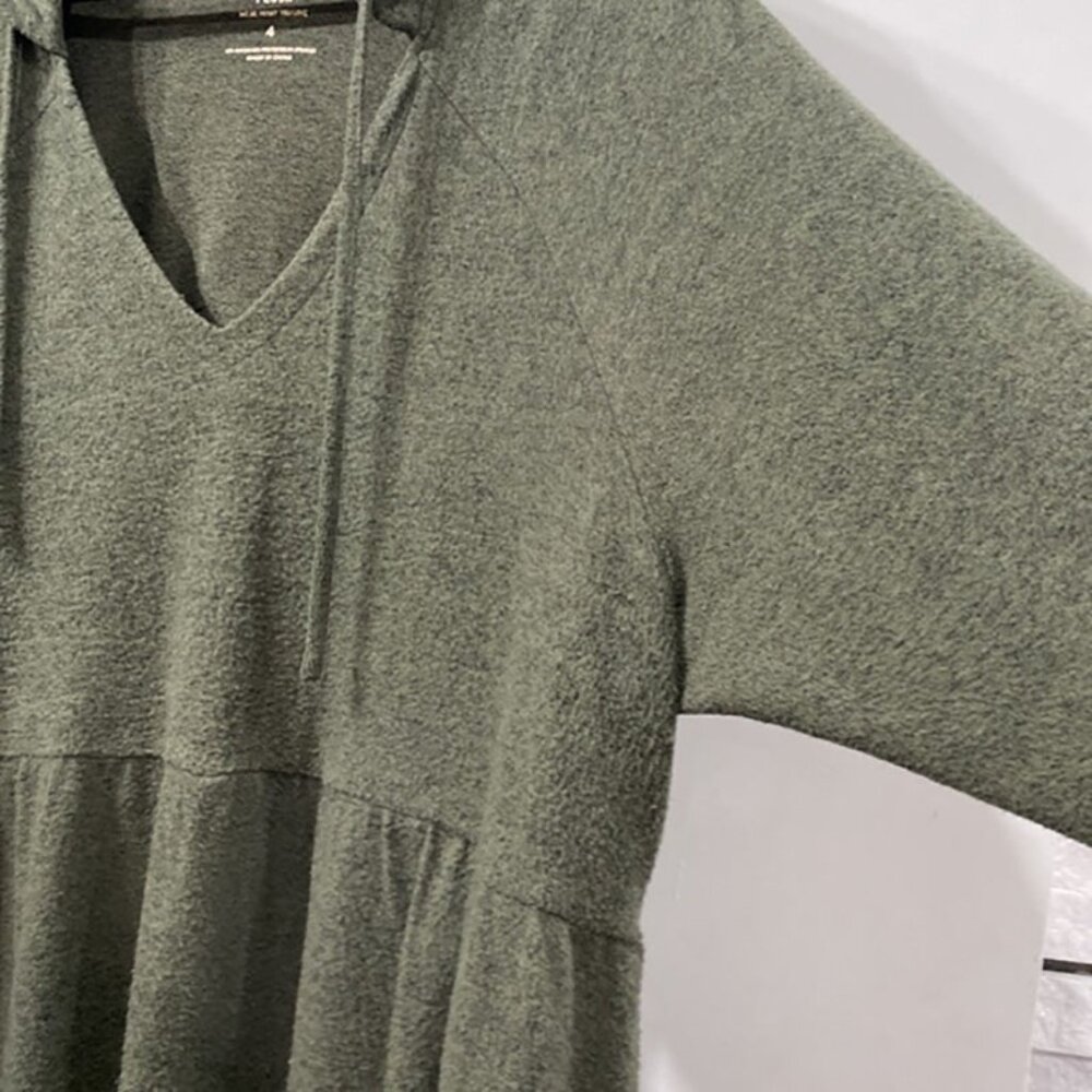 Torrid Super Soft Plush Hooded Long Sleeve Ruffle Top in Headered Green size 4X - Picture 5 of 11